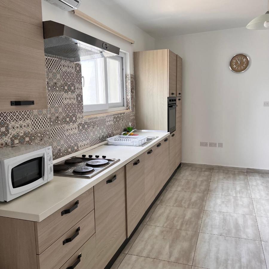 F3 Room 2, Private Room Two Single Beds Shared Bathroom Msida Exterior photo